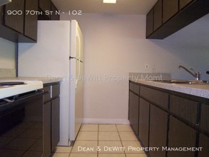 900 70th St N-Unit -102 in St. Petersburg, FL - Building Photo - Building Photo