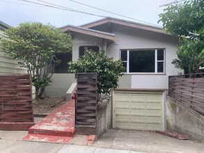 210 San Antonio Ave in San Bruno, CA - Foto de edificio - Building Photo