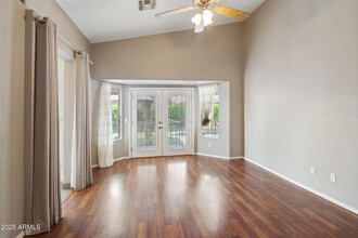 8021 W Rue De Lamour in Peoria, AZ - Foto de edificio - Building Photo