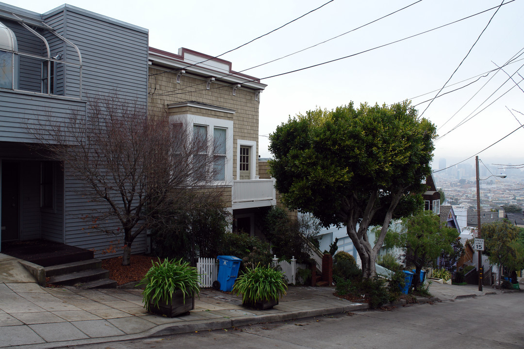 38 Elsie St in San Francisco, CA - Building Photo