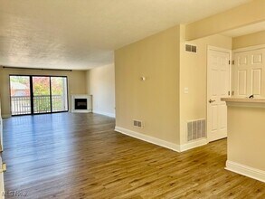 3800 Rosemont Blvd in Fairlawn, OH - Foto de edificio - Building Photo