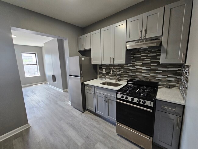 901 DeKalb Ave