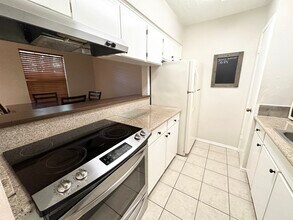 3224 Timmons Ln in Houston, TX - Building Photo - Building Photo