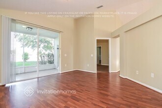 12513 Lake Vista Dr in Gibsonton, FL - Building Photo - Building Photo