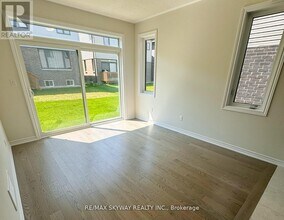 5 Bannister Rd in Barrie, ON - Building Photo - Building Photo