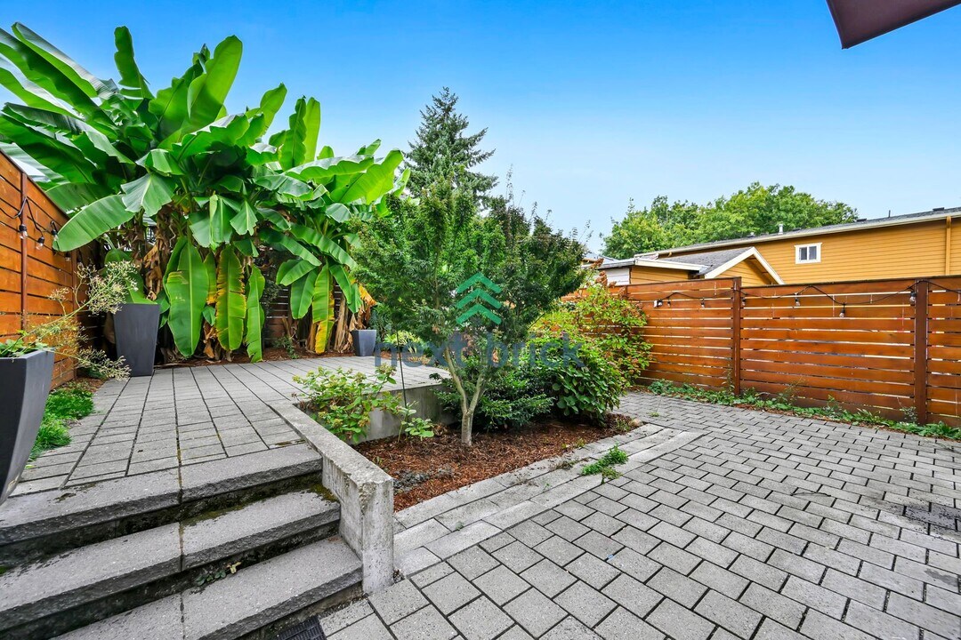 808 25th Ave S in Seattle, WA - Building Photo