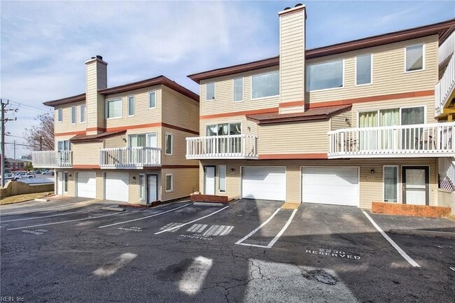 2232 Vista Cir in Virginia Beach, VA - Building Photo - Building Photo