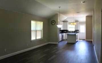 5709 Wichita St in Forest Hill, TX - Foto de edificio - Building Photo