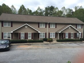 319 Chestnut Ave, Unit C in Demorest, GA - Building Photo - Building Photo