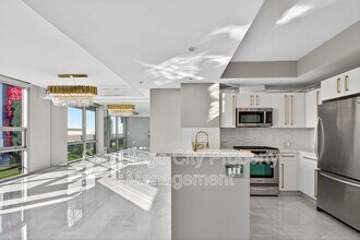 321 Tenth Ave in San Diego, CA - Building Photo - Building Photo