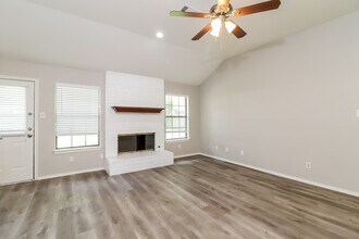 1207 Belclaire Ln in Irving, TX - Building Photo - Building Photo