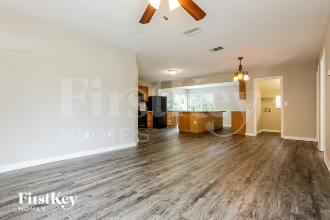 1260 Sheridan Dr NW in Port Charlotte, FL - Foto de edificio - Building Photo