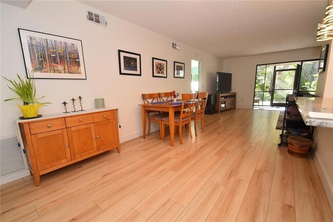 1620 Boathouse Cir in Sarasota, FL - Foto de edificio - Building Photo