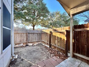 12904 Lazyfield Trail in Austin, TX - Foto de edificio - Building Photo