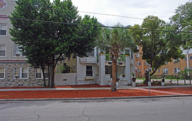 249 5th St N in St. Petersburg, FL - Building Photo - Building Photo