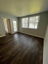 728 Executive Center Dr in West Palm Beach, FL - Building Photo - Building Photo