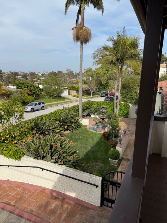 8252 Rees St in Los Angeles, CA - Building Photo