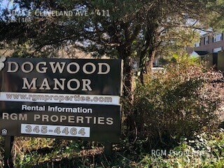 1025 E Cleveland Ave in Vinton, VA - Building Photo - Building Photo