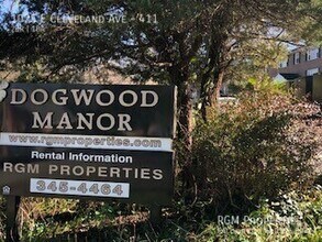 1025 E Cleveland Ave in Vinton, VA - Building Photo - Building Photo