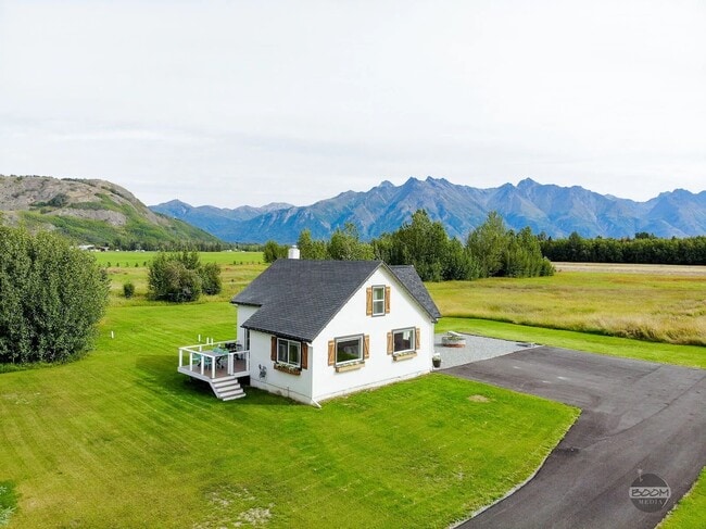 4650 Bodenburg Loop in Palmer, AK - Building Photo - Building Photo
