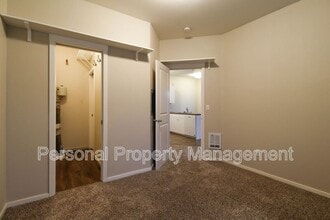 116 S Main Ave in Ridgefield, WA - Building Photo - Building Photo