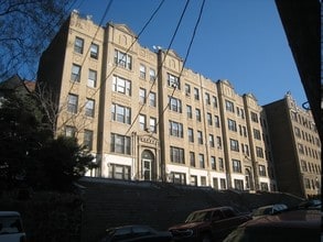 110 Glenwood Hill in Jersey City, NJ - Building Photo - Building Photo