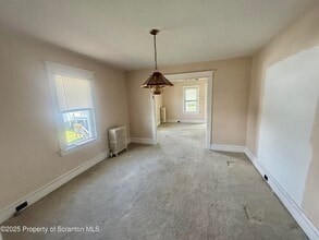 1906 Farr St in Scranton, PA - Building Photo - Building Photo
