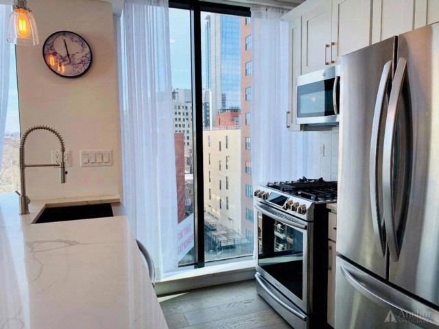 41-04 27th St in Queens, NY - Building Photo - Building Photo