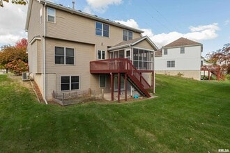 4005 Raleigh Ave in Bettendorf, IA - Building Photo - Building Photo