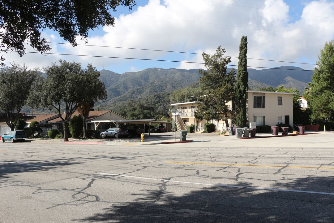 2806 Piedmont Ave in La Crescenta, CA - Building Photo