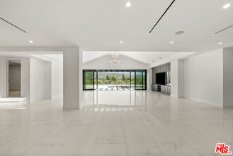 4423 Bergamo Dr in Los Angeles, CA - Building Photo - Building Photo