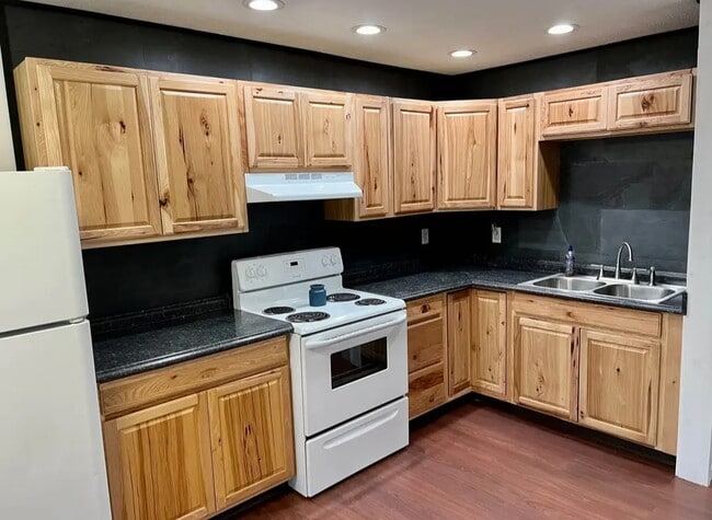 306 Merchant St, Unit # 1 in Fairmont, WV - Building Photo - Building Photo