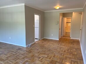 1299 Bayview Av in Toronto, ON - Building Photo - Building Photo