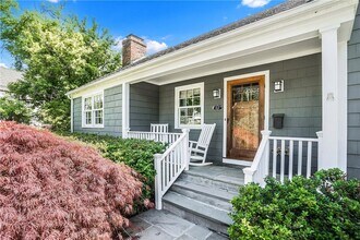 53 Flint Ave in Larchmont, NY - Foto de edificio - Building Photo