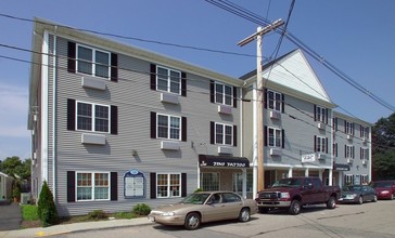 12 Pratt St in Mansfield, MA - Foto de edificio - Building Photo