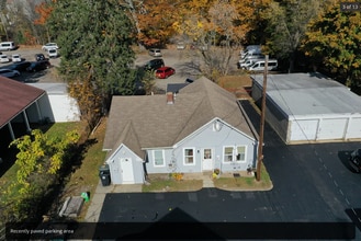 61 North St, Unit B in Southbridge, MA - Foto de edificio - Building Photo