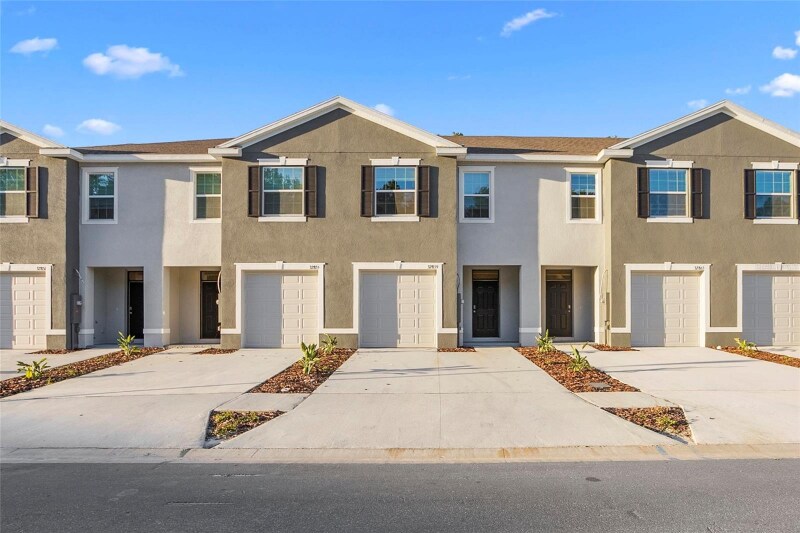 32859 Pez Landing Ln in Wesley Chapel, FL - Foto de edificio