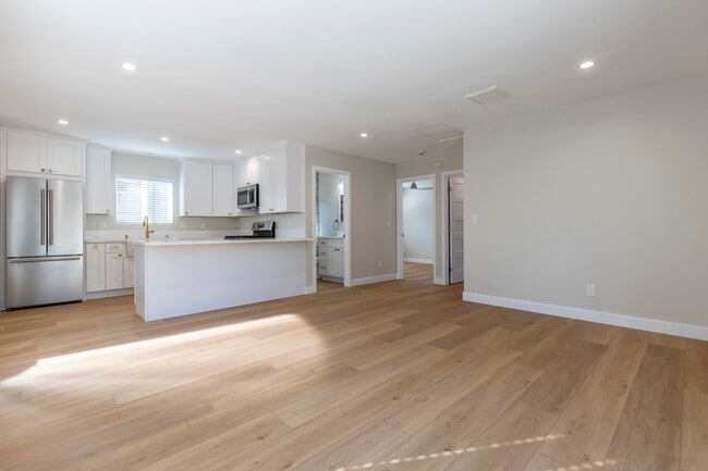 property at 5268 N Thorn St
