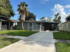 7018 Keller St in Houston, TX - Building Photo - Building Photo