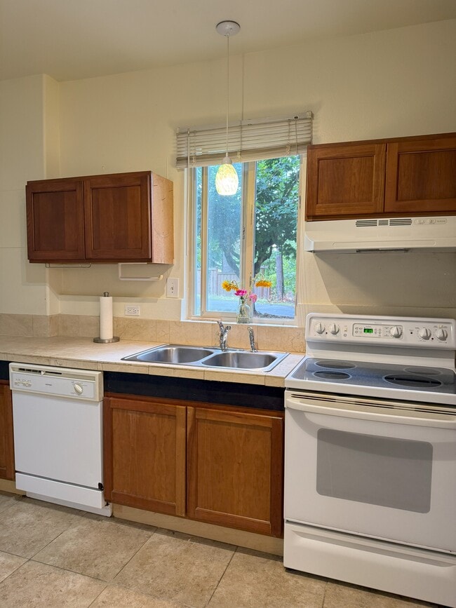 property at 11425 Juanita Dr NE