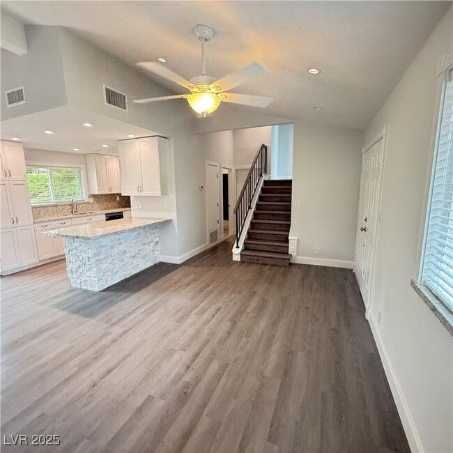 property at 508 Woodcrest Ct