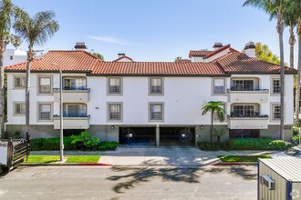 960 N. Alfred in Los Angeles, CA - Foto de edificio - Building Photo