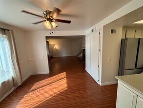 527 Spring Rd, Unit 18 in Moorpark, CA - Building Photo - Building Photo
