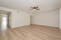 12633 Memorial Dr photo'