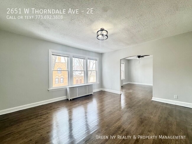 2651 W Thorndale Ave in Chicago, IL - Building Photo - Building Photo
