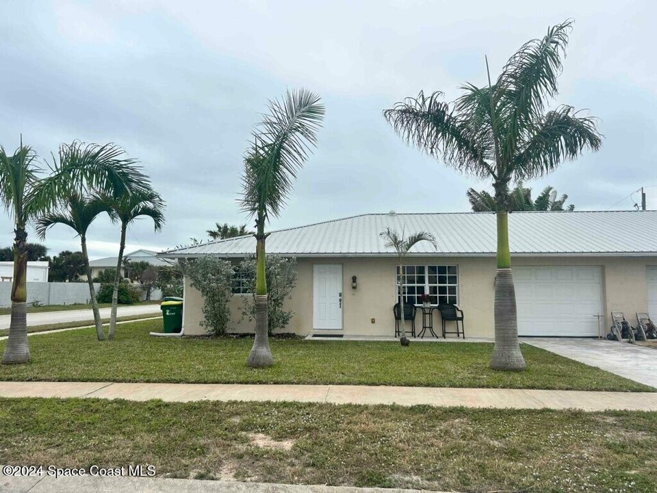 101 Palmetto Ave in Satellite Beach, FL - Building Photo