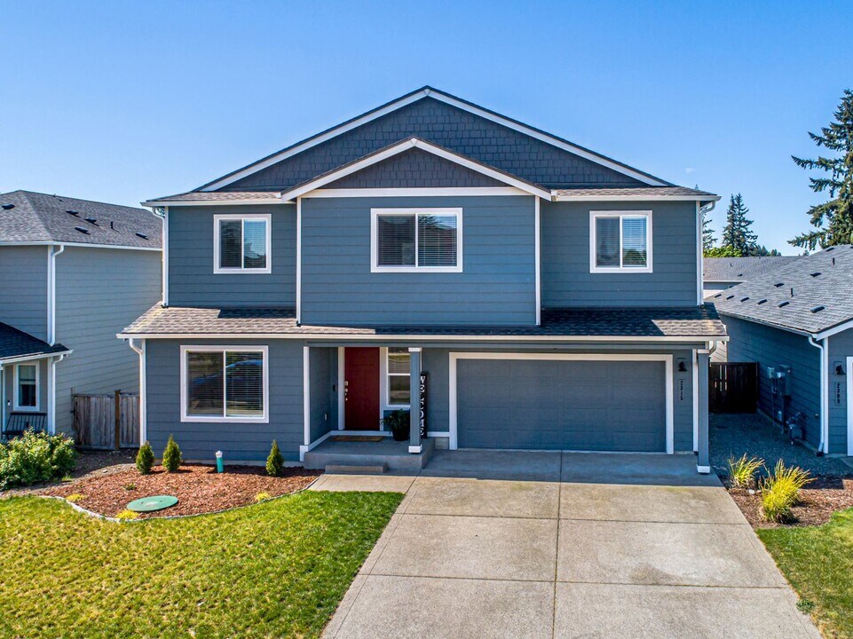 2315 Cantergrove Dr in Lacey, WA - Foto de edificio
