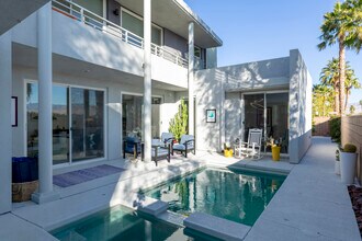 4962 Frey Way in Palm Springs, CA - Foto de edificio - Building Photo