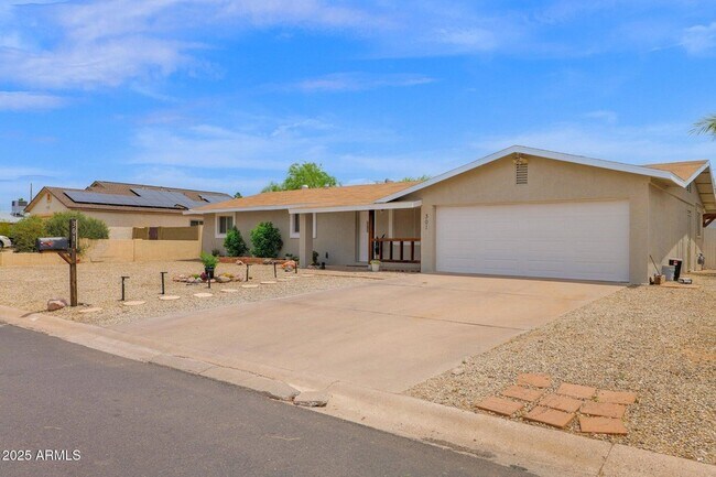 301 N 87th St in Mesa, AZ - Foto de edificio - Building Photo