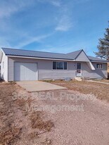 803 4th St in Pierce, CO - Building Photo